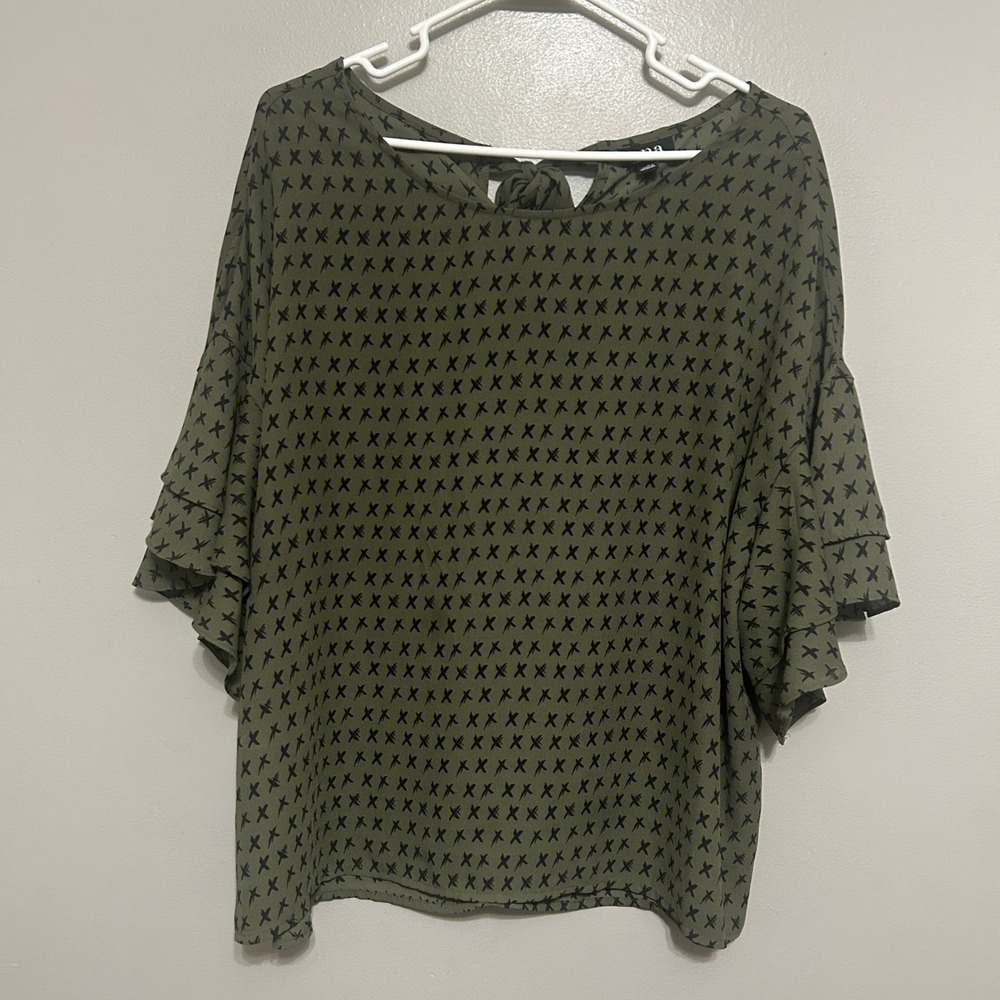 a.n.a Blouse L Olive Green Black Ruffle Sleeve Tie Back X Print Whimsigoth Boho